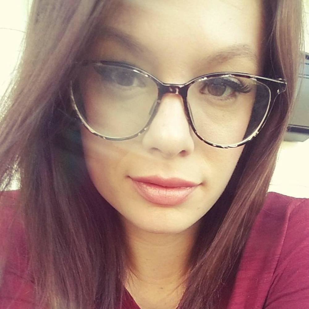 Meet your Posher, Hali